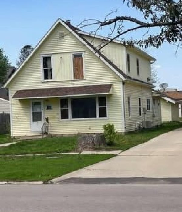 Before Windows, doors and siding services by Custom Windows Plus in Allendorf, IA.