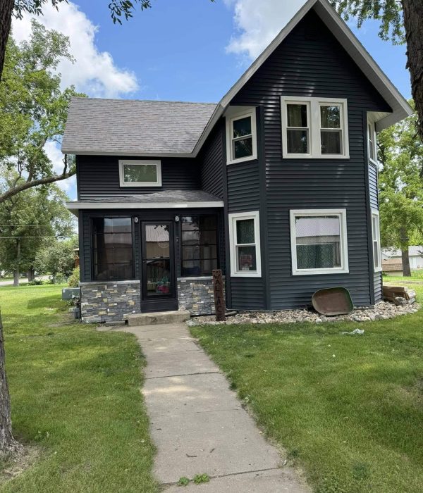 Windows, doors and siding services by Custom Windows Plus in Allendorf, IA.